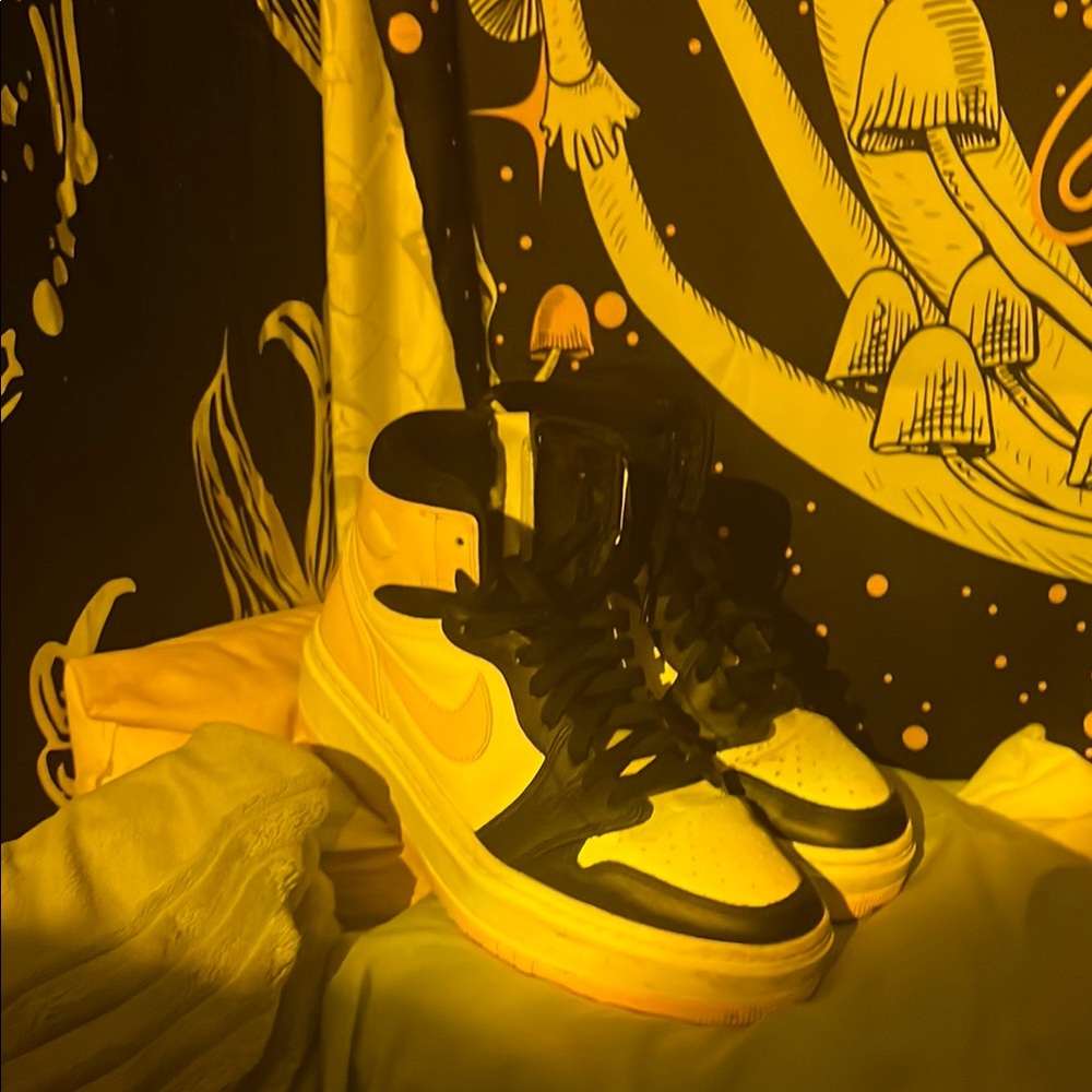 Jordan Women's Sneakers in Black and Yellow